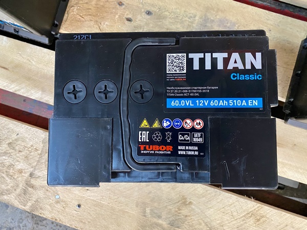 Дата аккумулятора титан. Титан Классик 60ач. АКБ Титан для ВАЗ-2190. Титан аккумулятор 60.1. XT/139gecm2 аккумулятор Титан расшифровка.